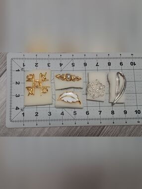 Vintage Brooches X5